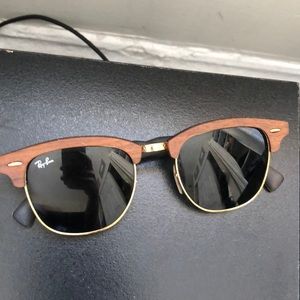 Ray bans : unisex. Clubmaster wood